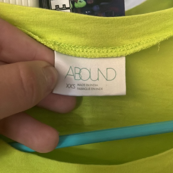 Abound 2XS shirt Shrek light green has a little scrunch on the bottom in the - Picture 2 of 4